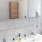 Laurina's Cove Apartment