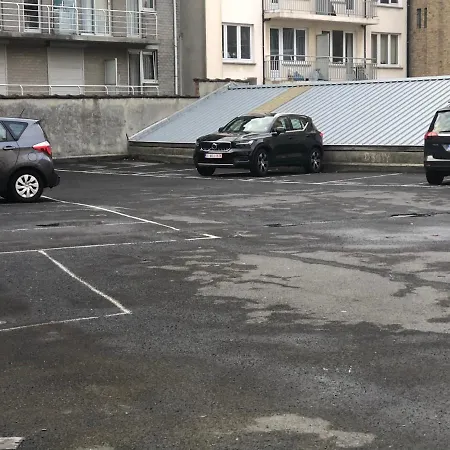 Laurina's Cove * Ostend