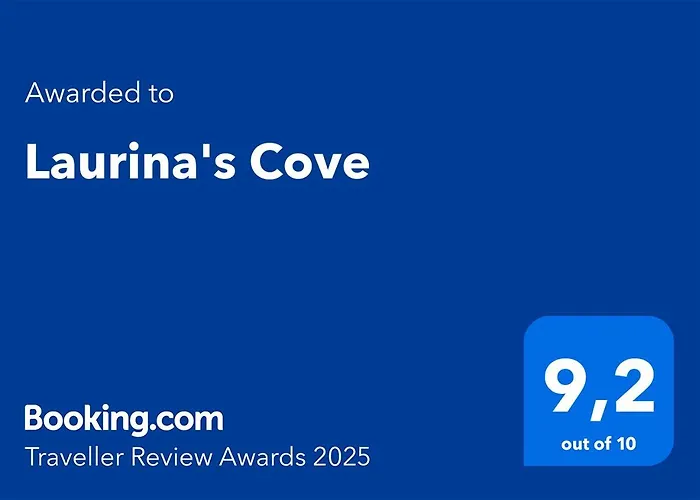 Апартаменты Laurina's Cove *
